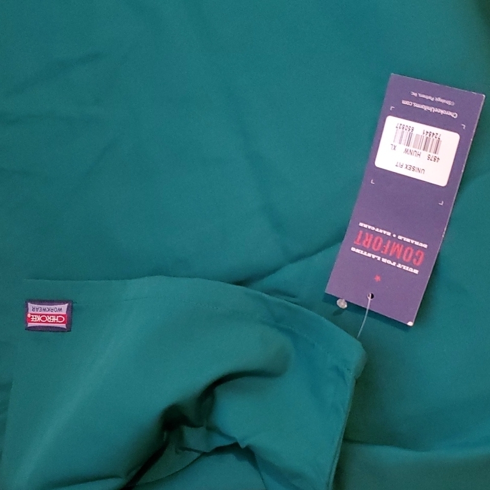 Cherokee Unisex Scrub Top - Picture 3 of 3